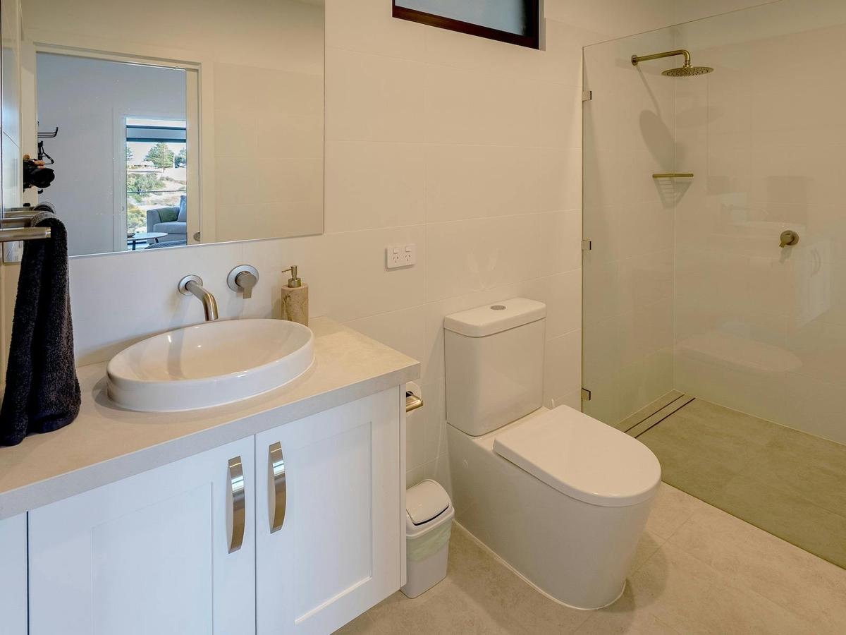 Apartment 3 - The YC Lily May