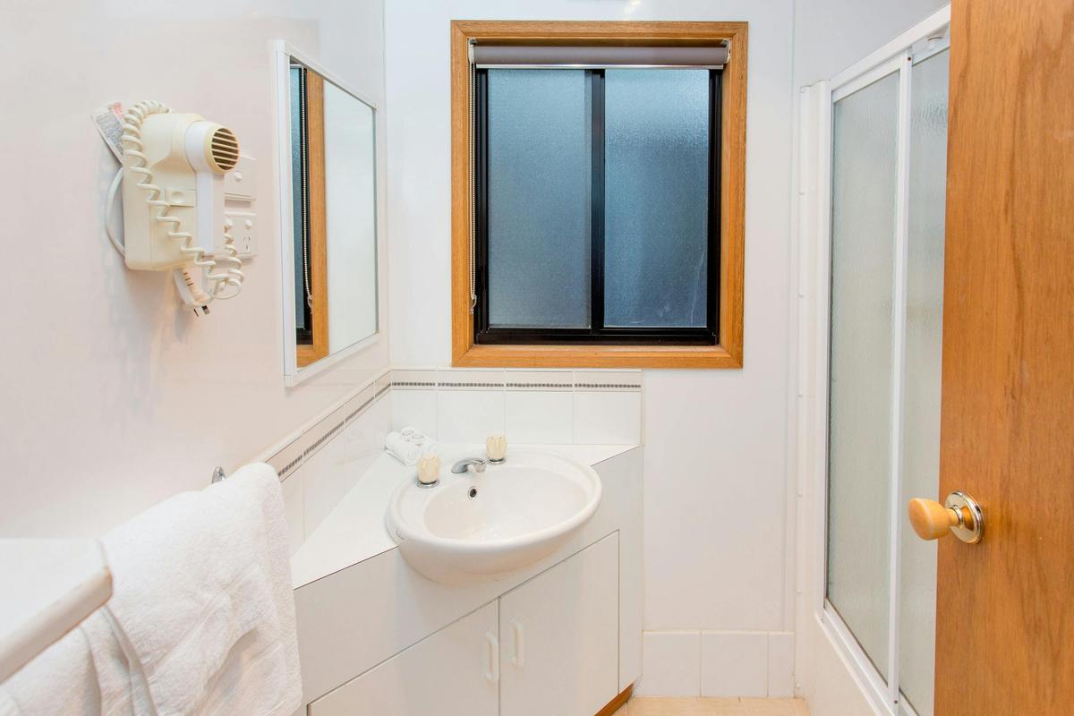 Superior 2 Bedroom Poolside Cabin