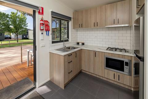 Standard 2 Bedroom Cabin - Sleeps 6