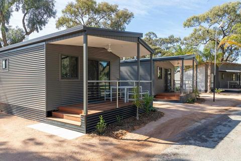 Standard 2 Bedroom Cabin - Sleeps 6