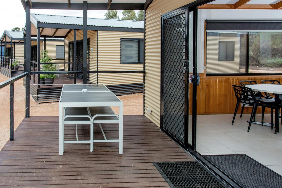 Economy 2 Bedroom Cabin - Sleeps 6