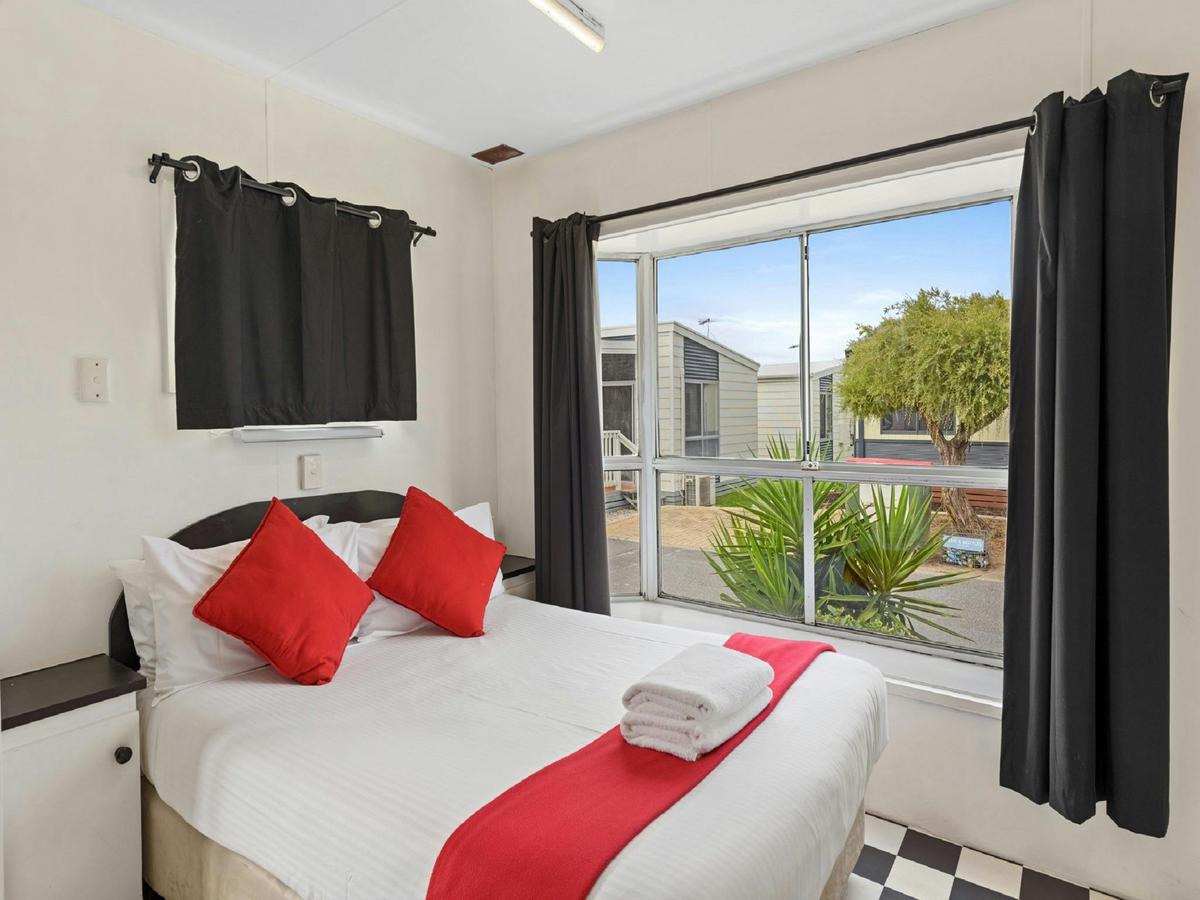 Economy Cabin - Sleeps 4