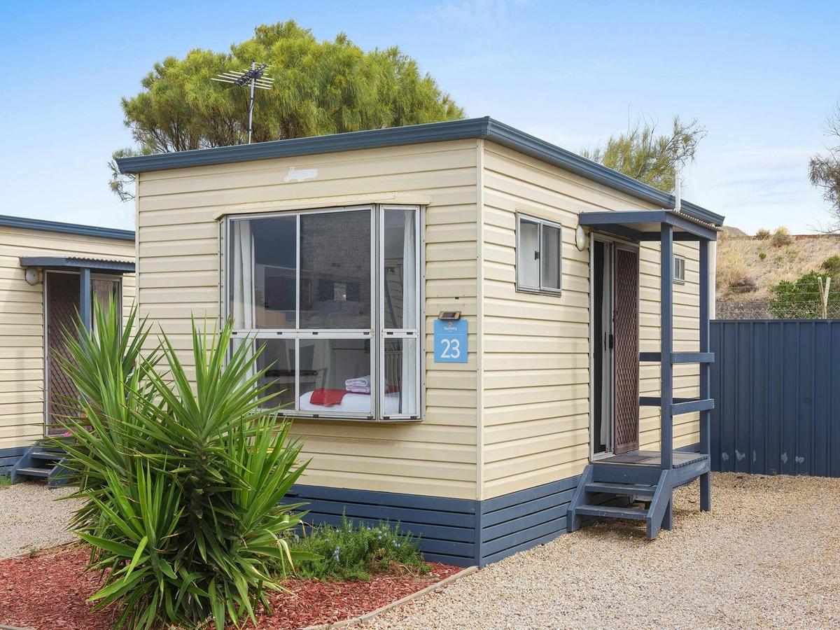 Economy Cabin - Sleeps 4