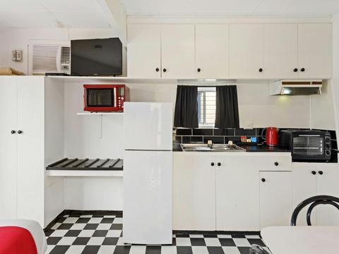 Economy Cabin - Sleeps 4