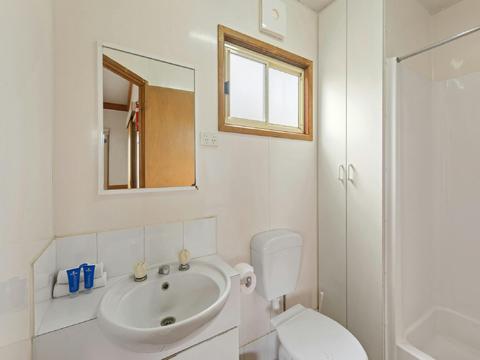Standard 2 Bedroom Cabin - Sleeps 6