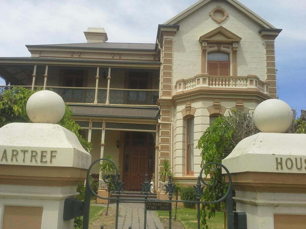 Adelaide: East and South Terraces Walking Tour