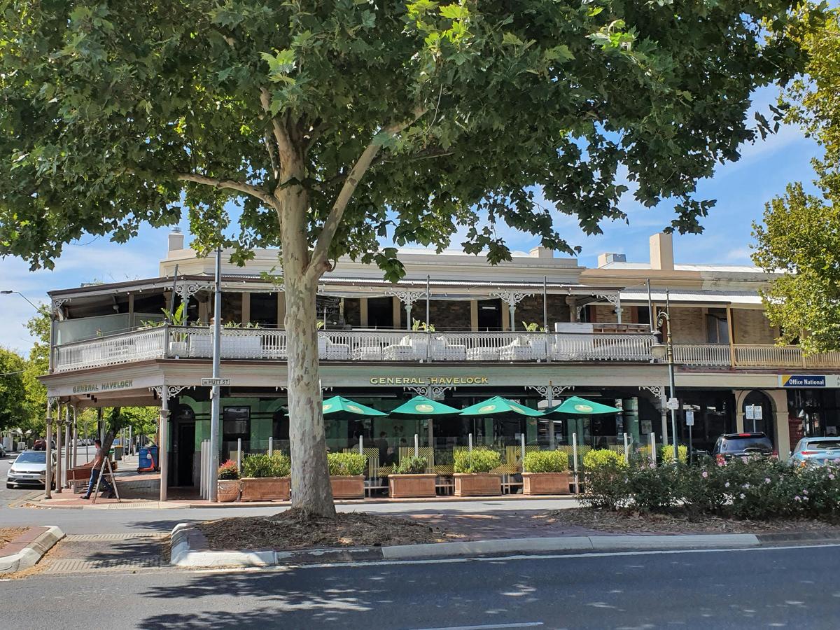 Adelaide: East and South Terraces Walking Tour