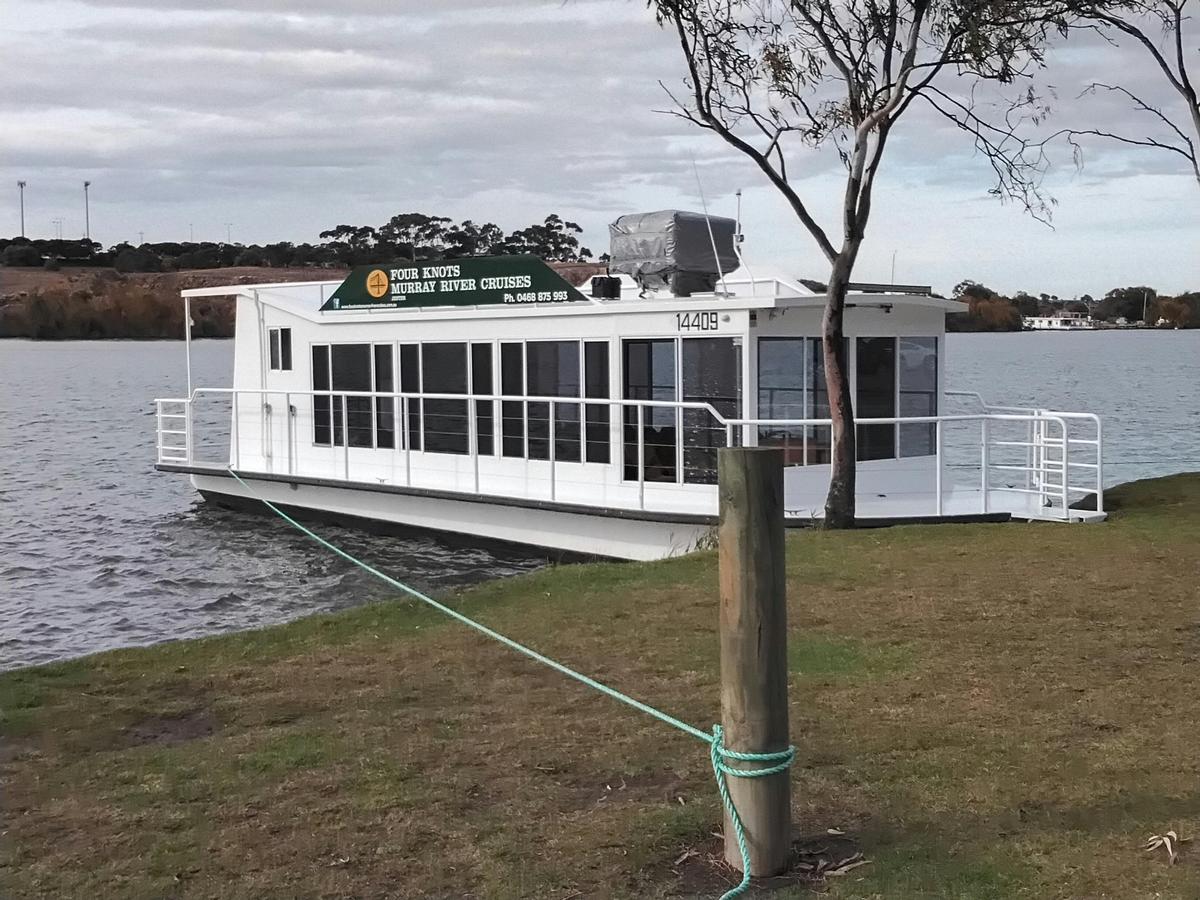 Four Knots boat