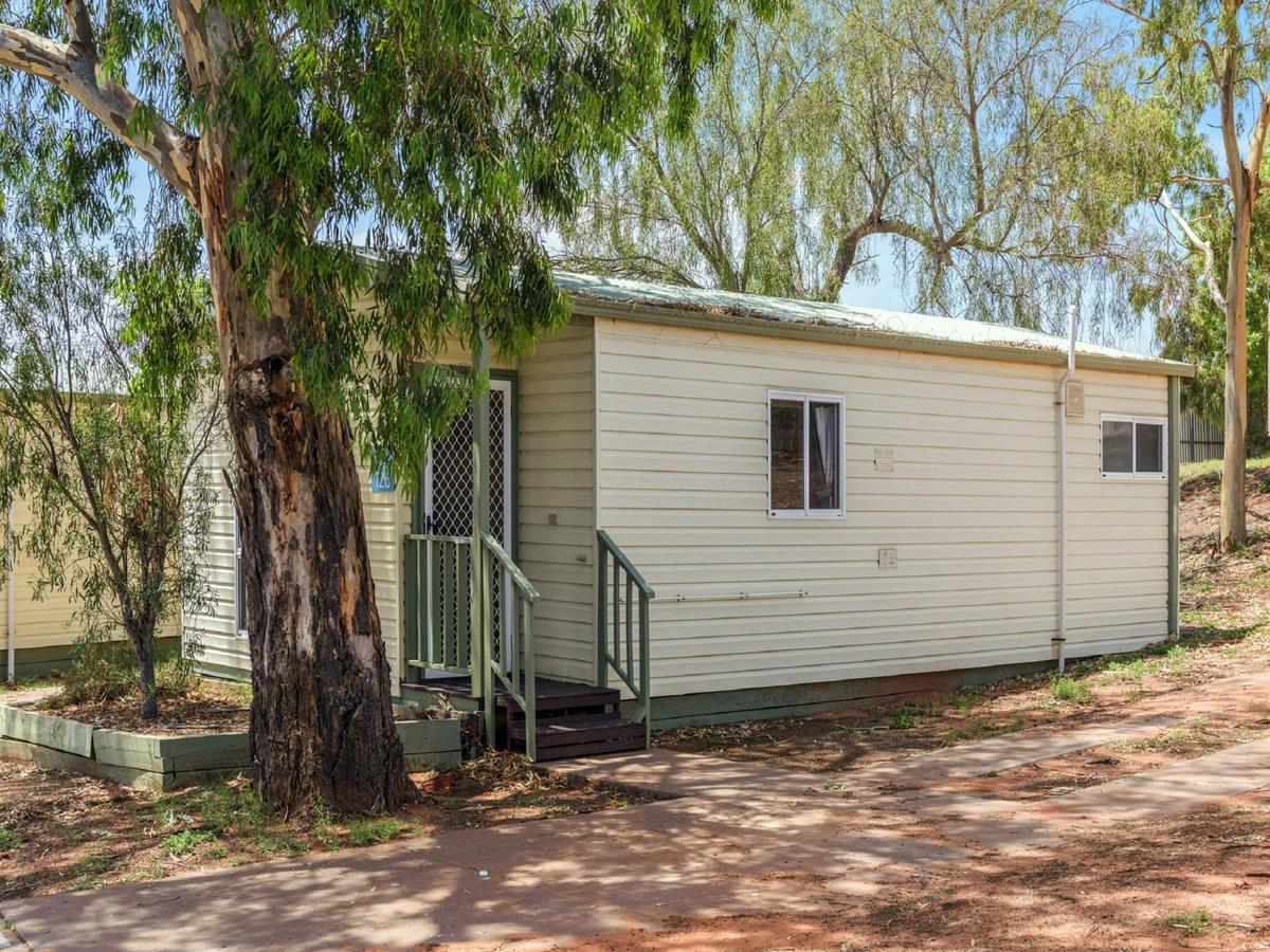 Standard Spa Cabin - Sleeps Six
