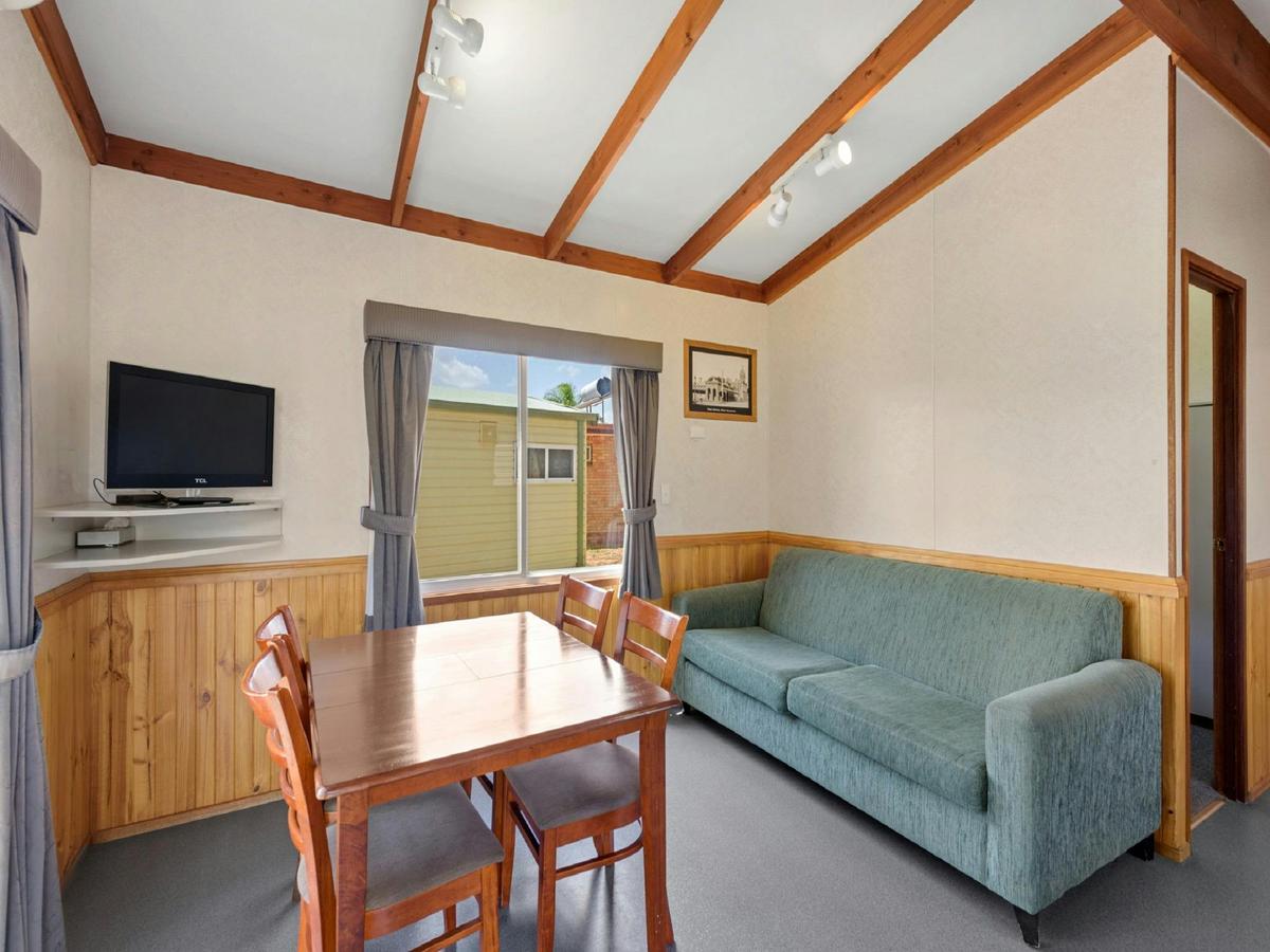 Standard Spa Cabin - Sleeps Six