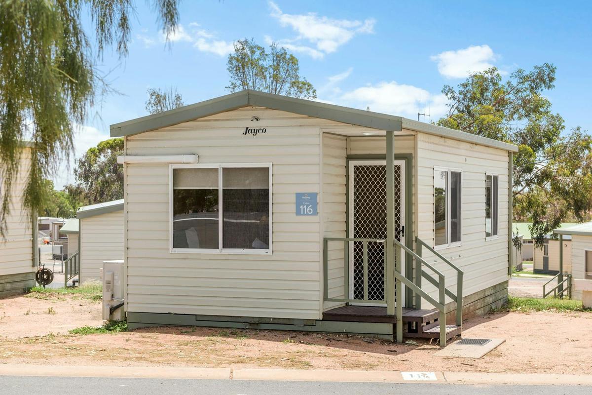 Economy Cabin - Sleeps 5