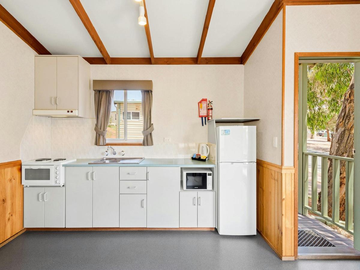 Standard Spa Cabin - Sleeps Six