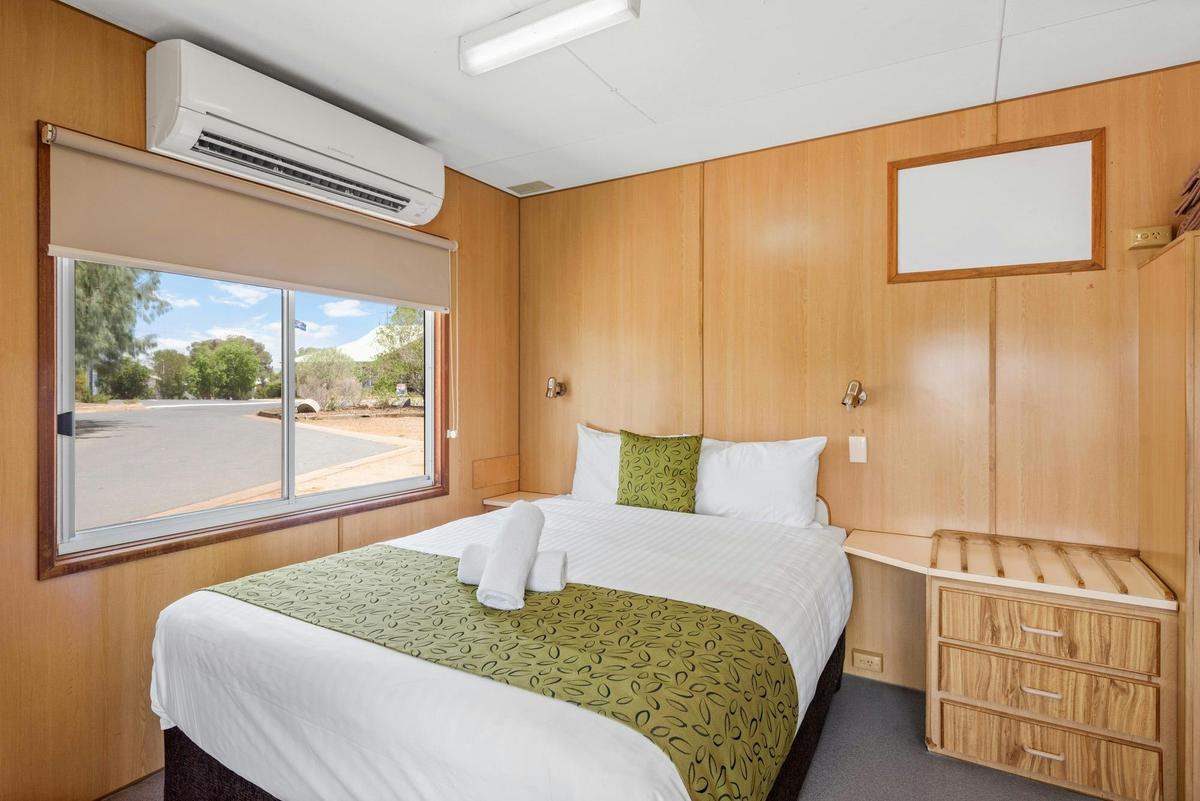 Economy Cabin - Sleeps 5