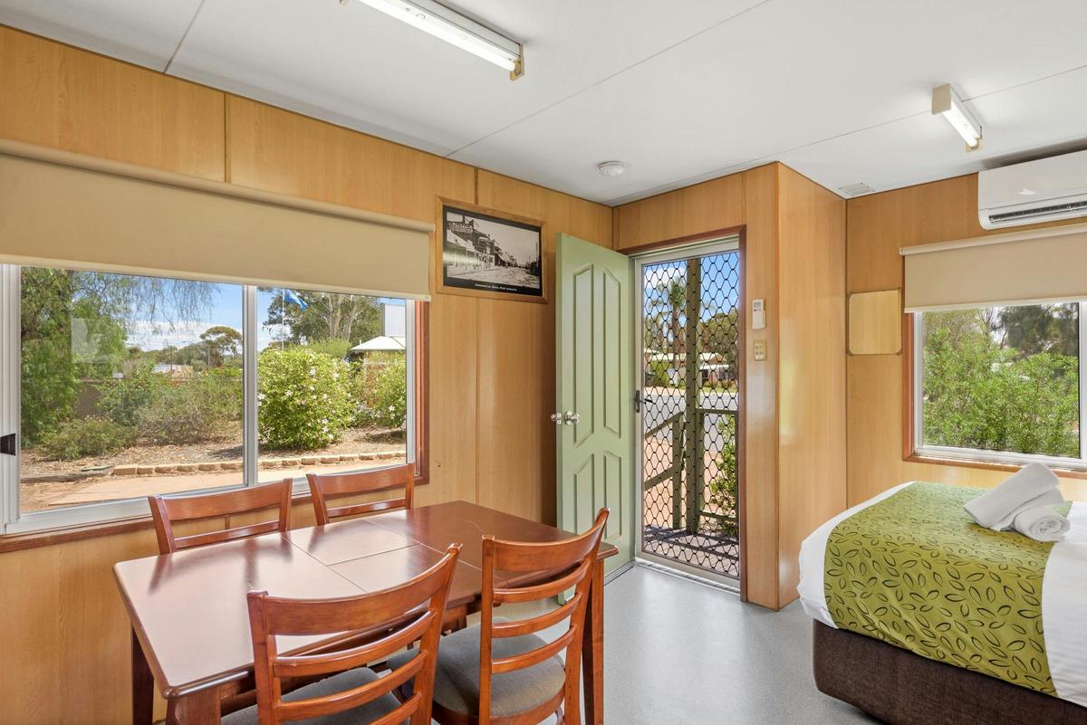 Economy Studio Cabin - Pet Friendly