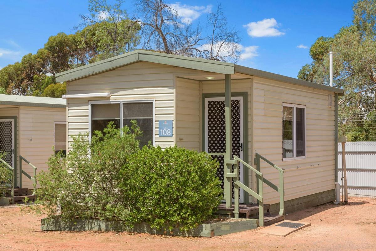 Economy Studio Cabin - Pet Friendly