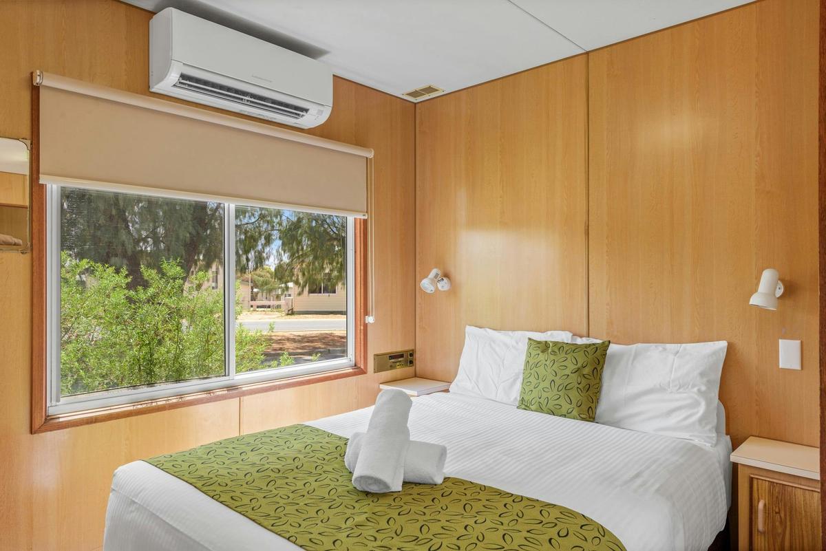 Economy Studio Cabin - Pet Friendly