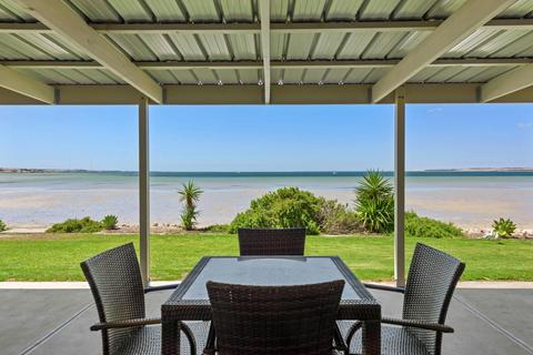 Superior Waterfront Studio