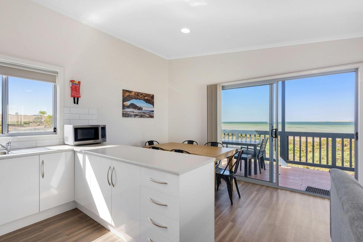 Deluxe Beachfront 3 Bedroom Cabin