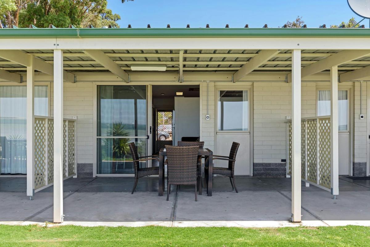 Superior Waterfront Studio