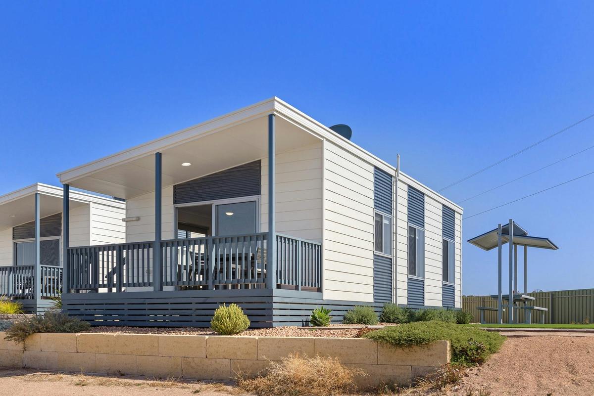 Deluxe Beachfront 3 Bedroom Cabin