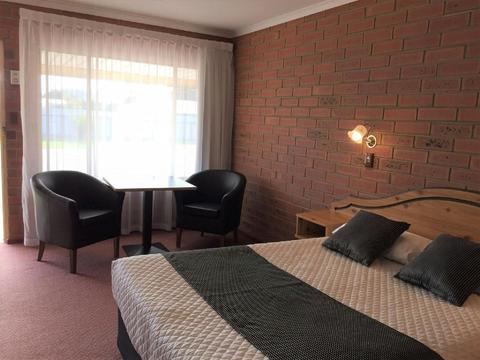 DOUBLE ROOM