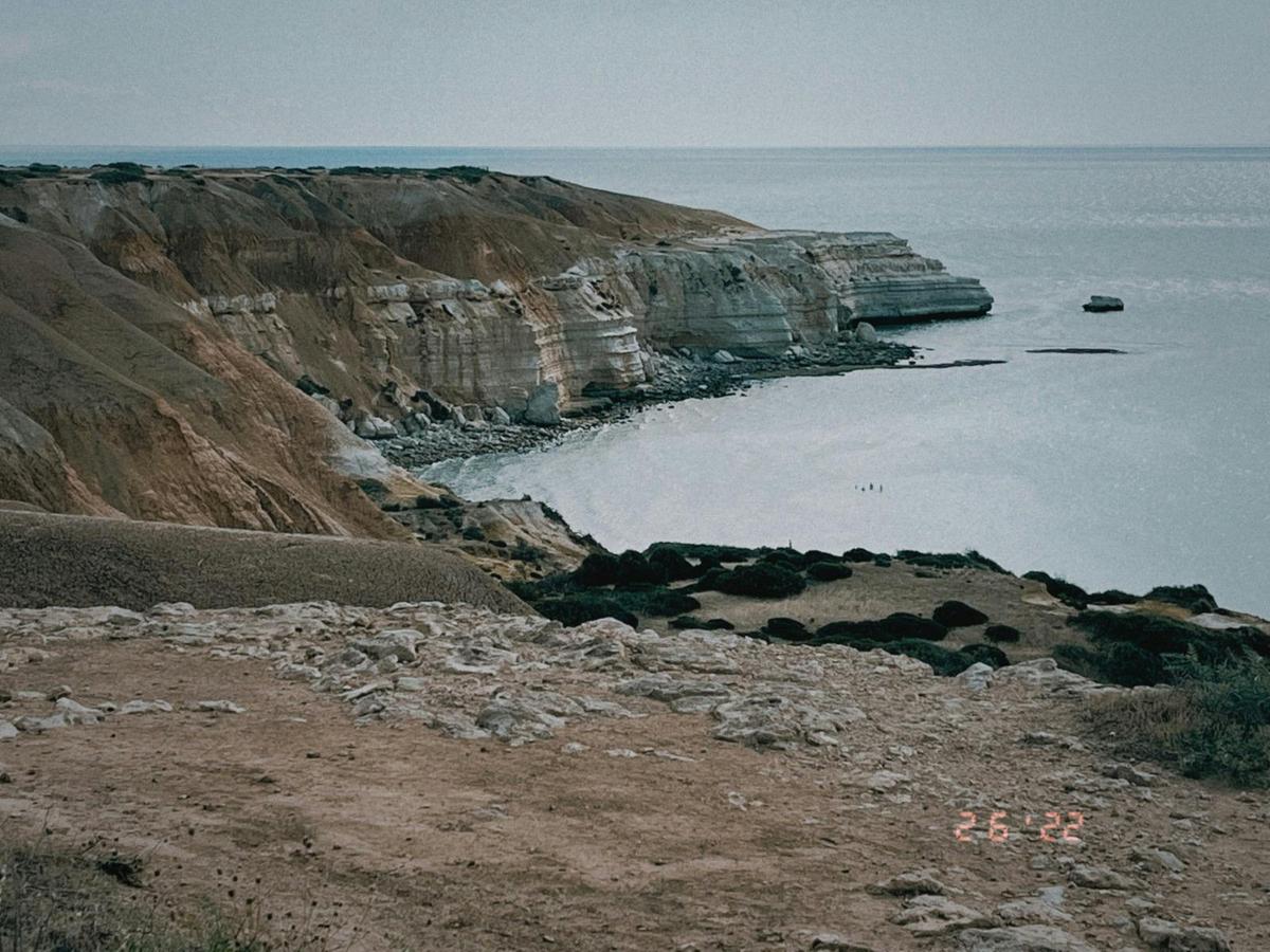 Kindred: Women’s guided day hike Willunga Basin Trail Maslin’s to McLaren Vale, Fleurieu Peninsula.