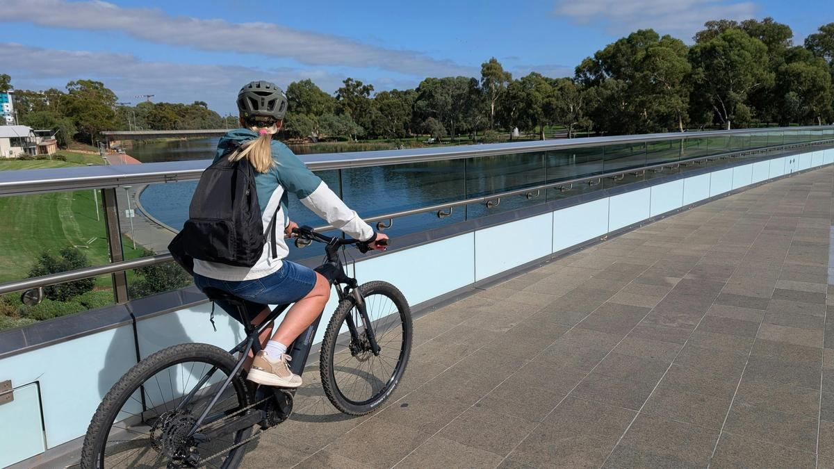 Adelaide City, river & Coast E-Bike Tour (Private)