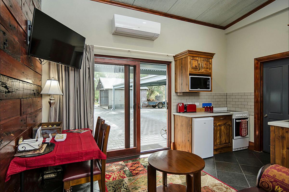 Blacksmiths Anvil Suite