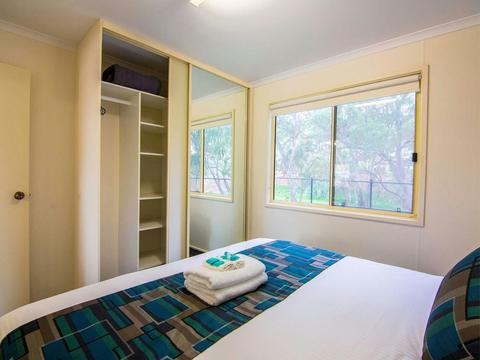 1 Bedrooms Cabins