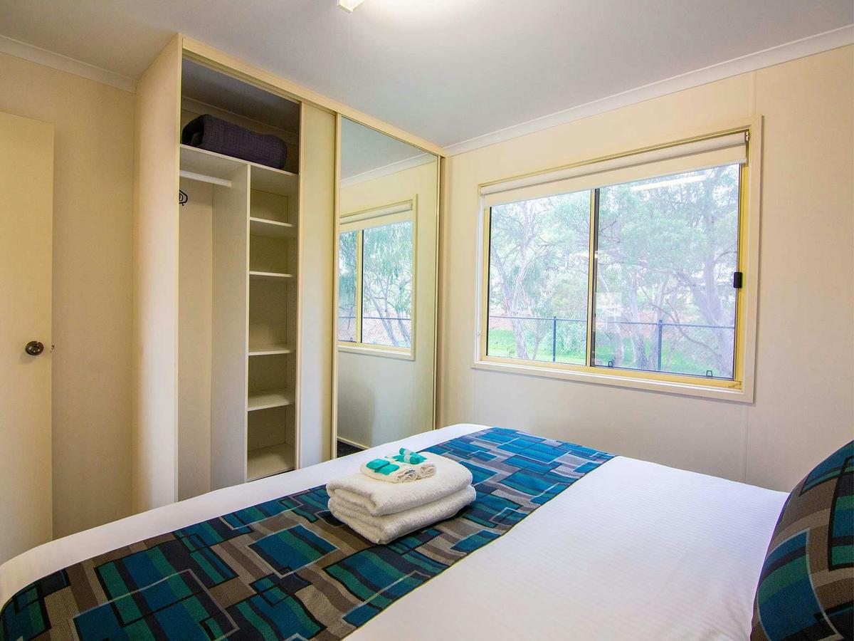 1 Bedrooms Cabins