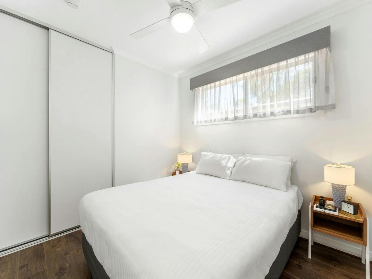 Premium Riverfront Cabins - Sleeps 8