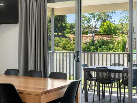 Premium Riverfront Cabins - Sleeps 8