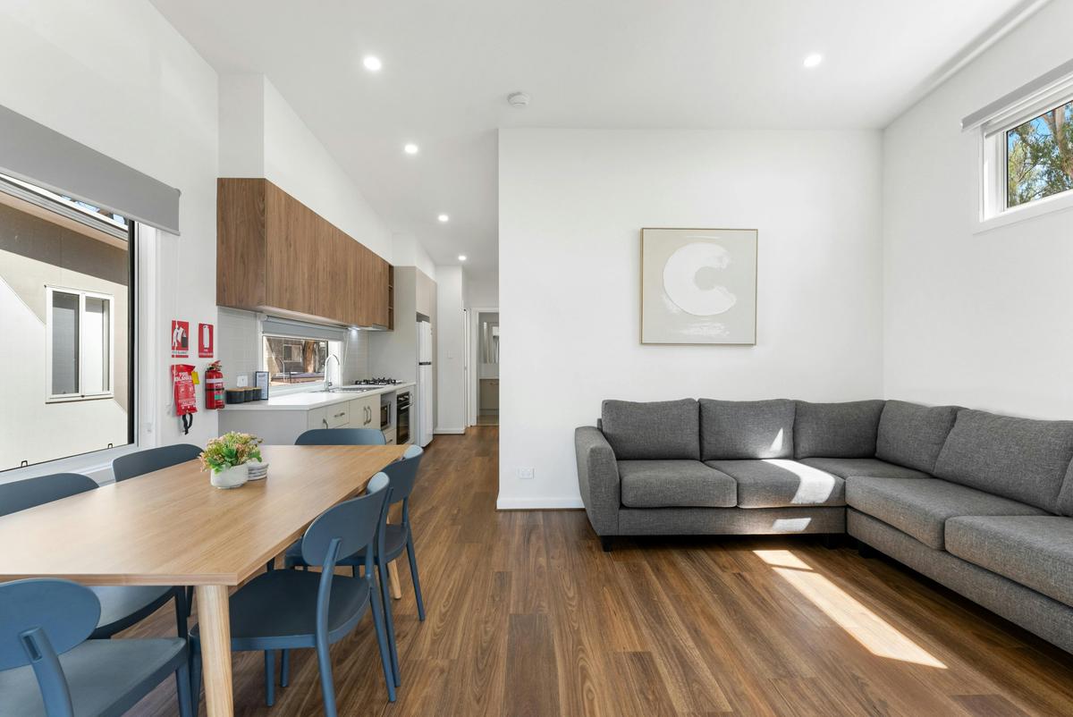 Premium Riverfront Cabins - Sleeps 6