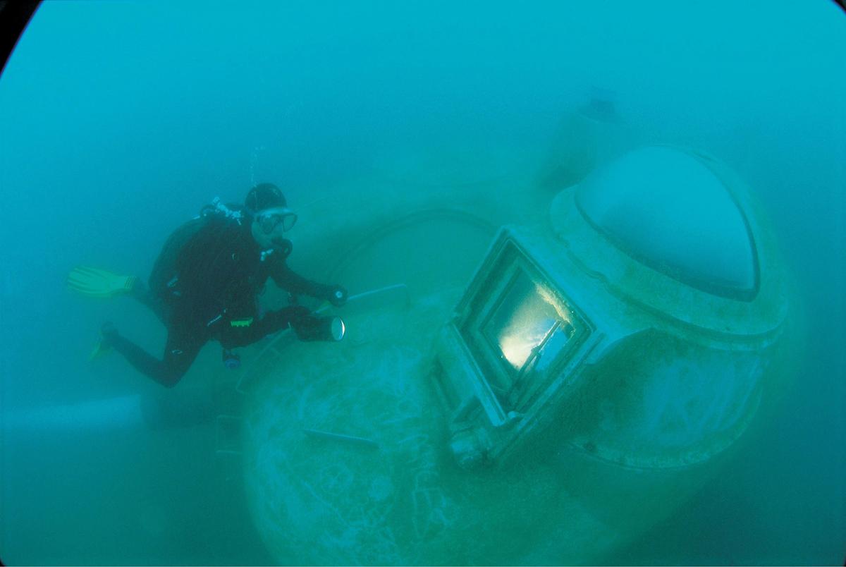 ex HMAS Hobart Dive Site