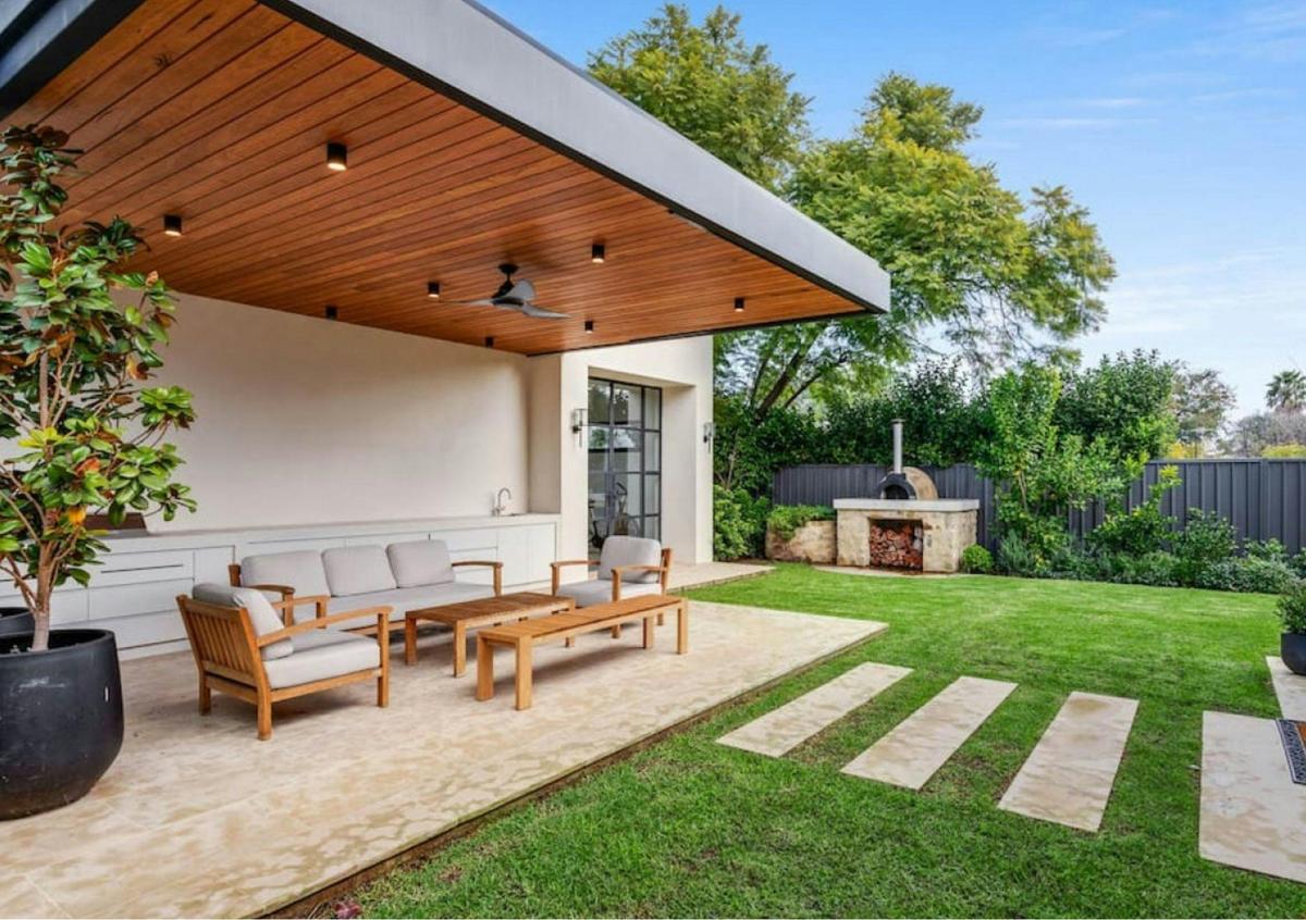 Outdoor Entertaining