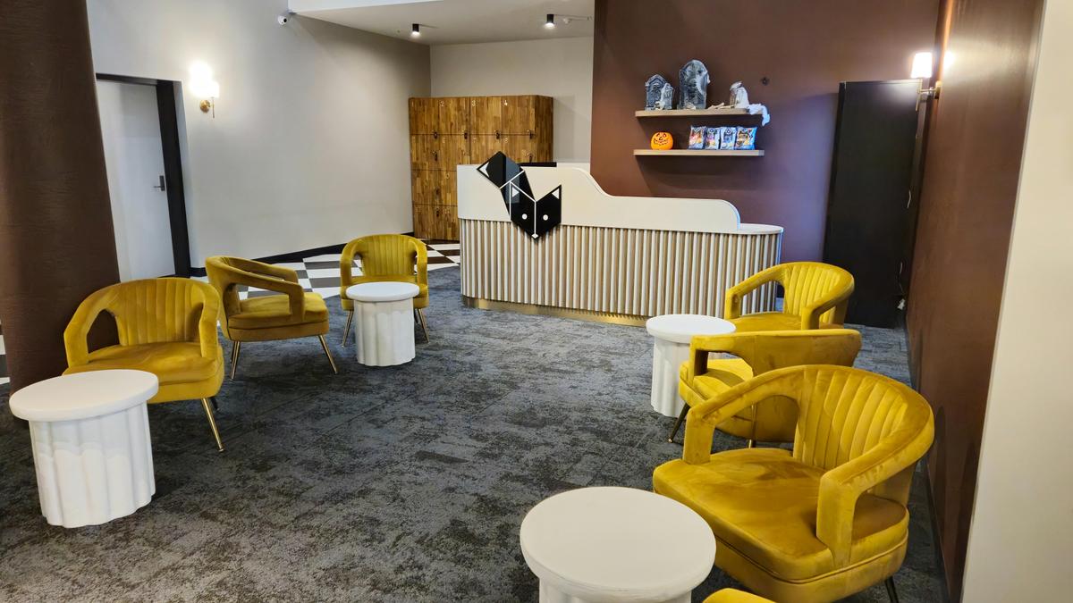 Large Reception space with ample seating and bar