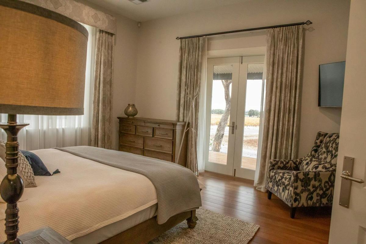 Fine Acres Estate - Bedroom Indelicato suite