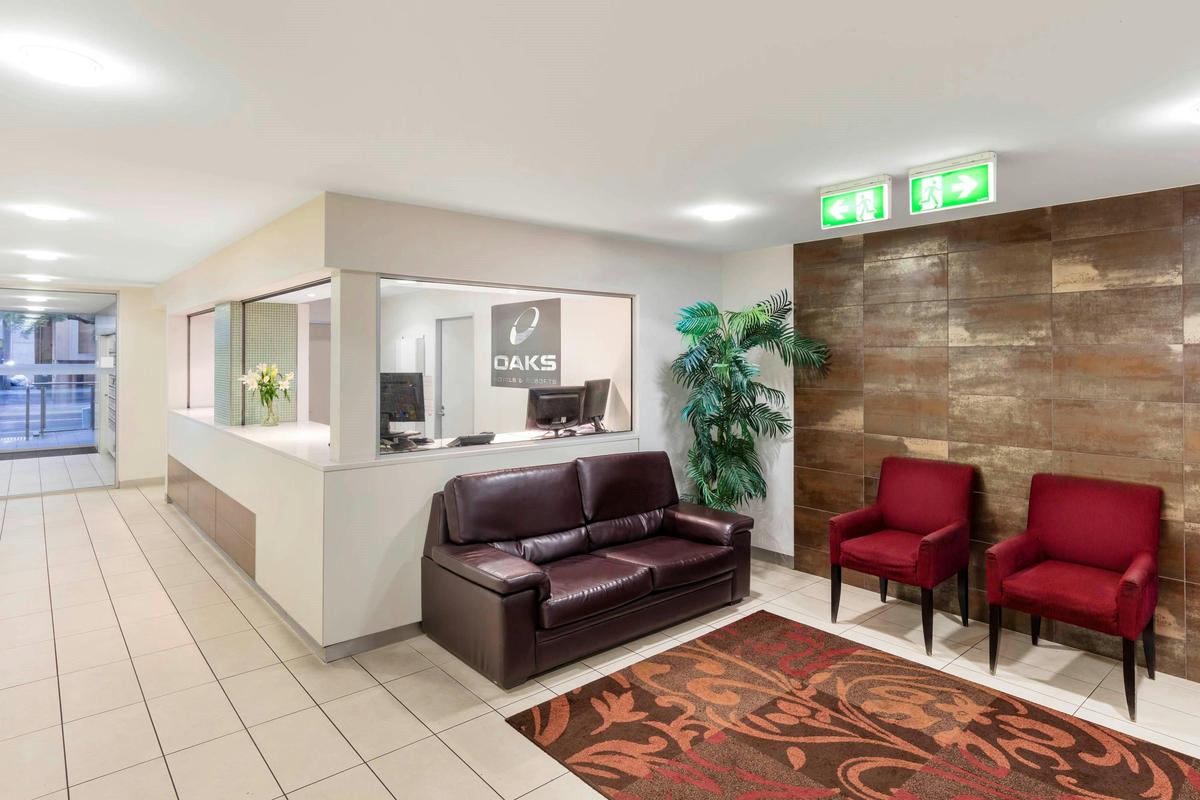 Oaks iStay Precinct - Reception