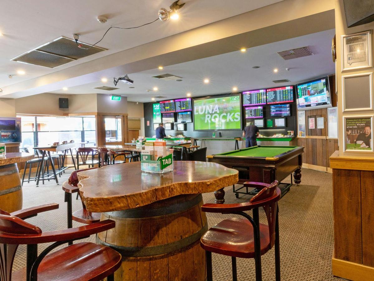 Sports Bar
