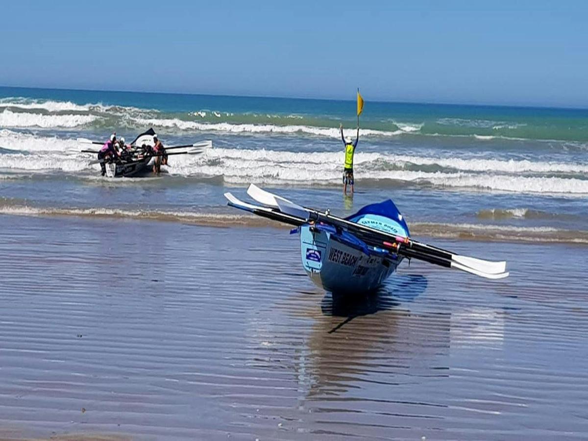 Goolwa beach boats