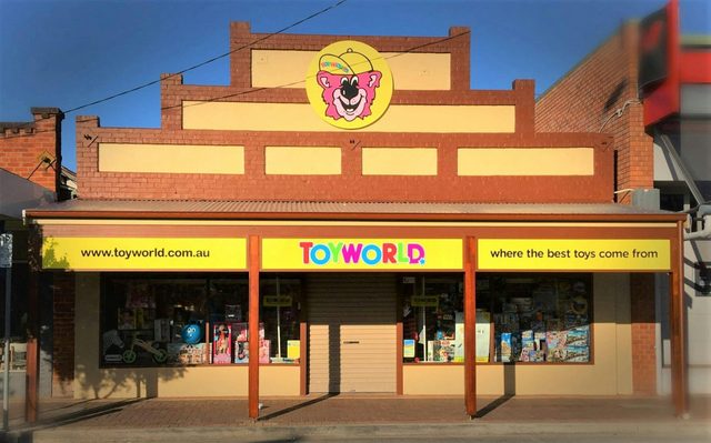 Toyworld Maclean
