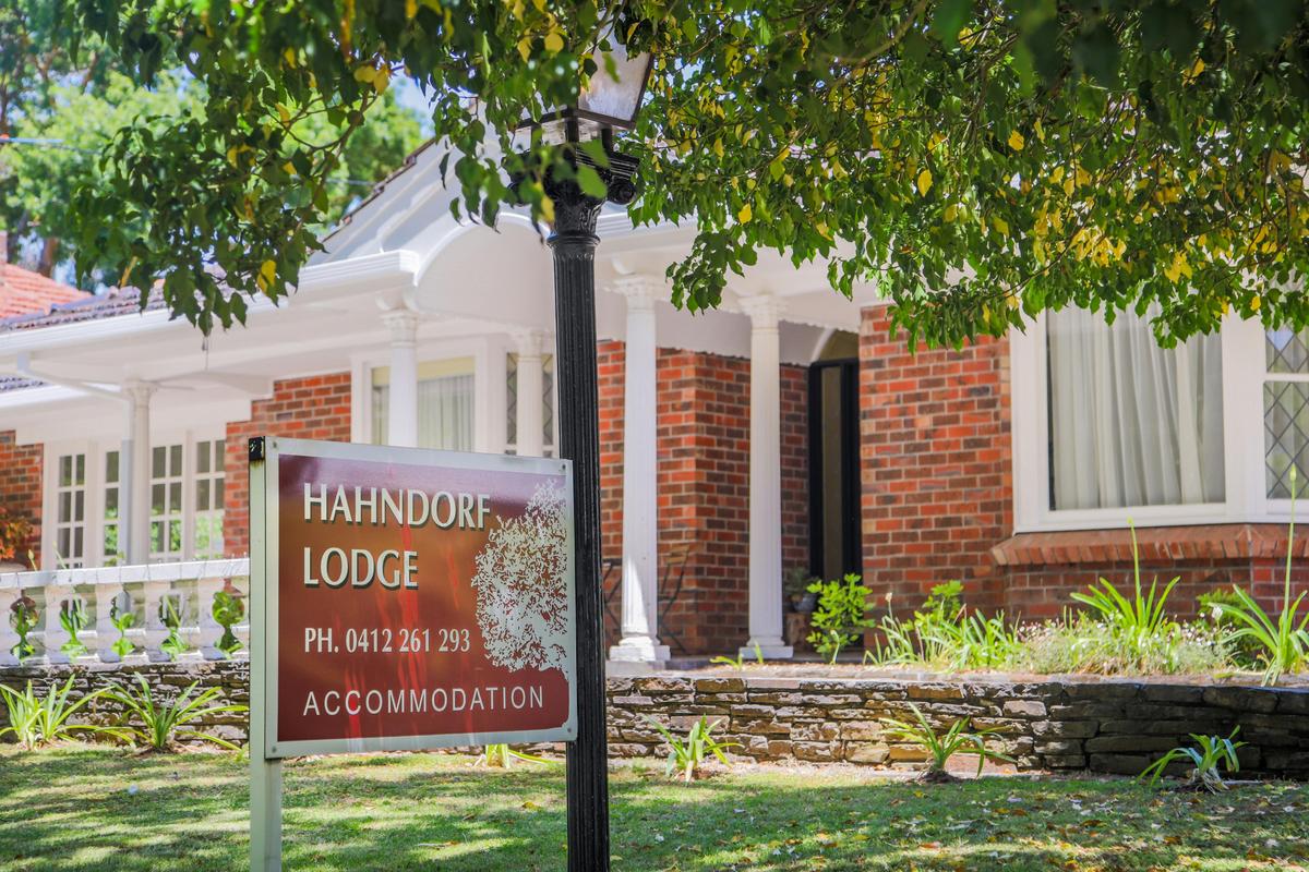 Front Entrance Hahndorf Lodge, main street