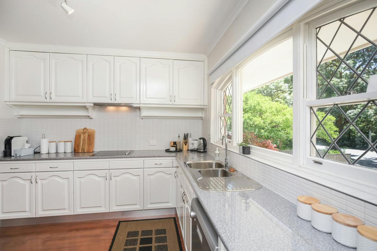 Main Heysen Suite Kitchen