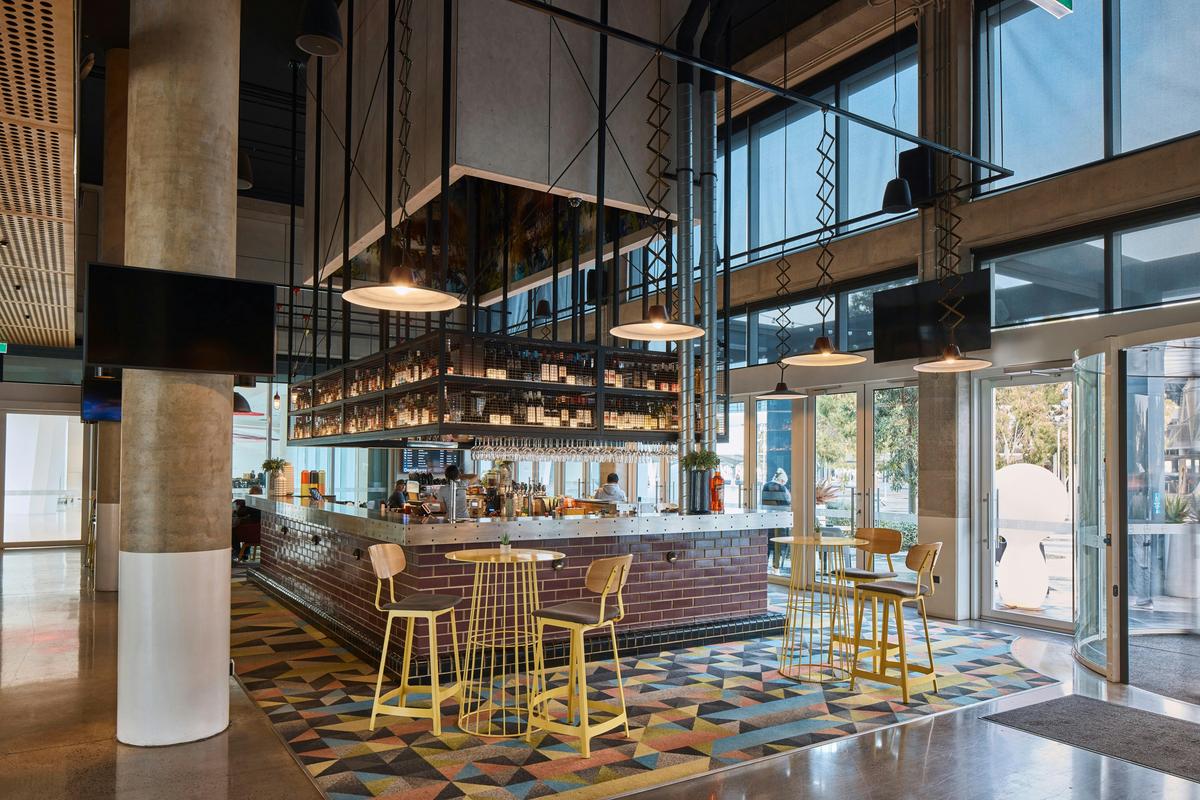 Hangar Bar & Grill Bar