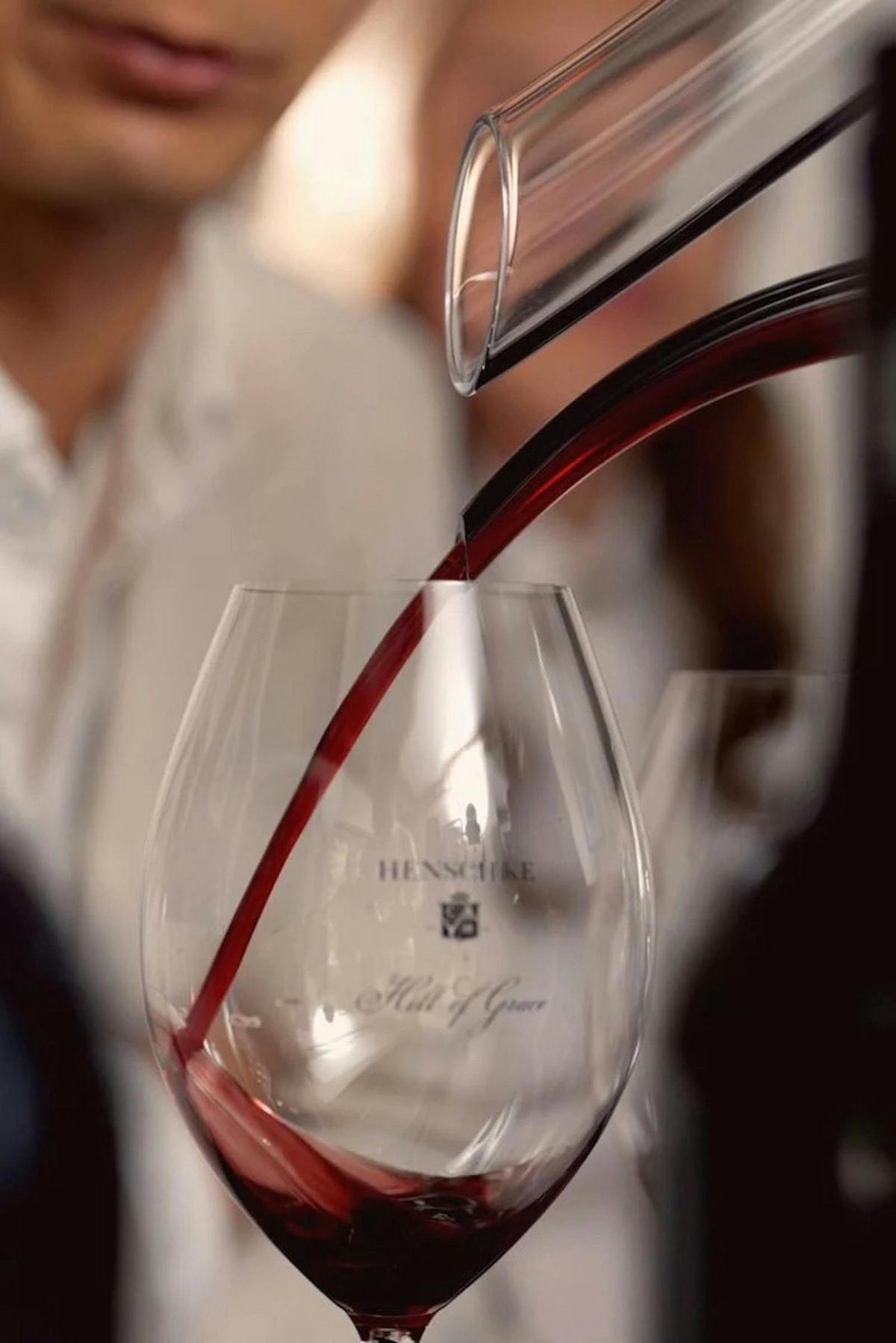 HELI LUNCH - OENOPHILE'S CHOICE: Henschke Museum & Rare Experience