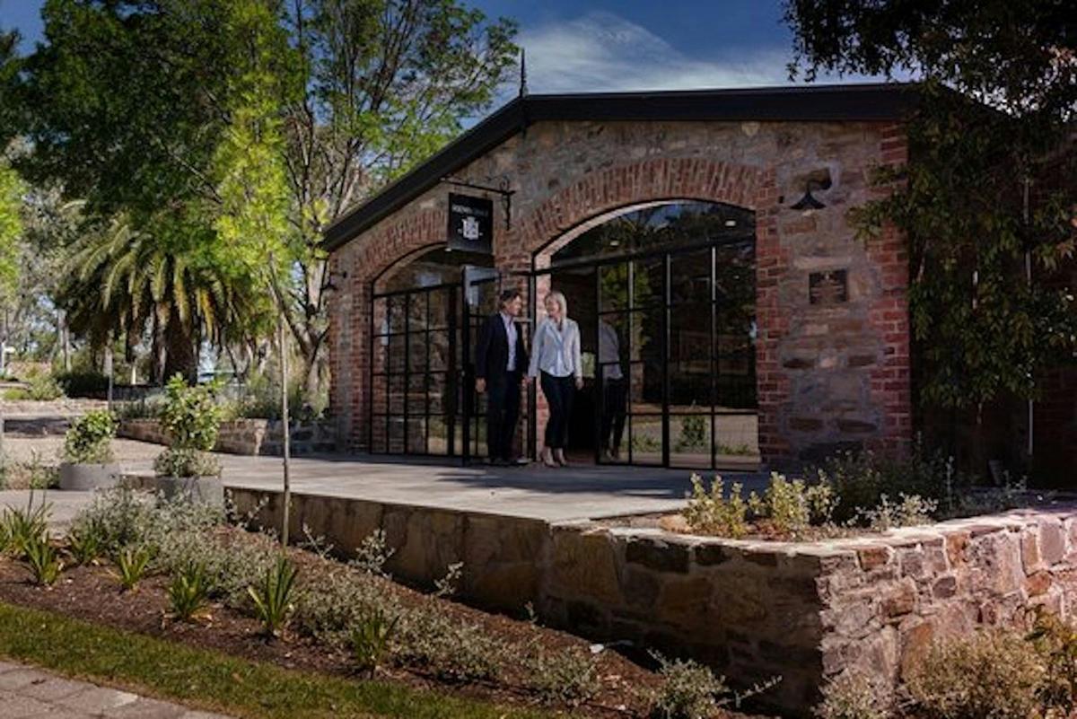 Helicopter Wine Hop Option 2: Eden Valley and Adelaide Hills | HELI LUNCH Signature Experience