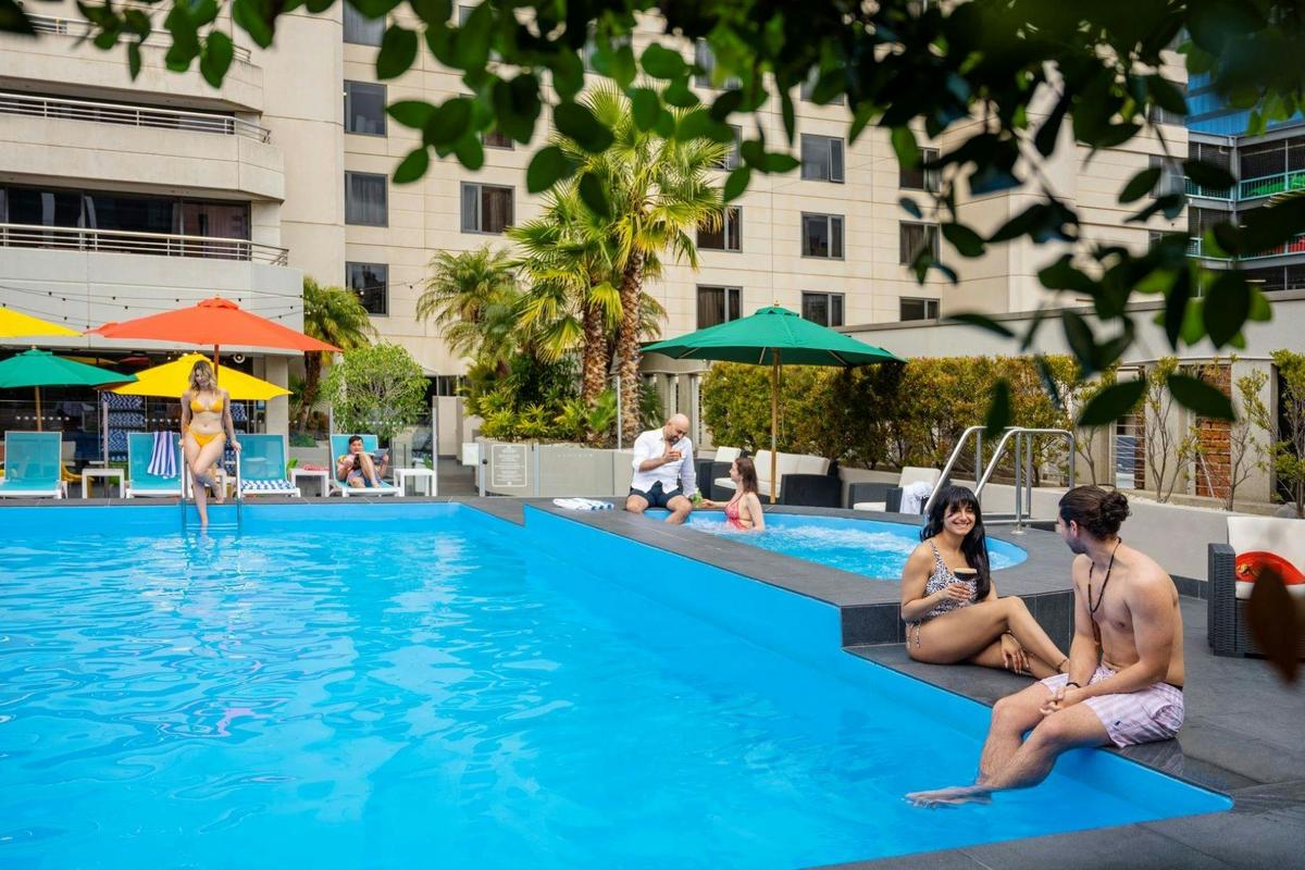 Hotel Grand Chancellor Adelaide Pool