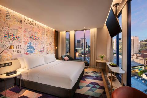 King Bed Premium Corner View