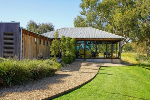 Hentley Farm Restaurant