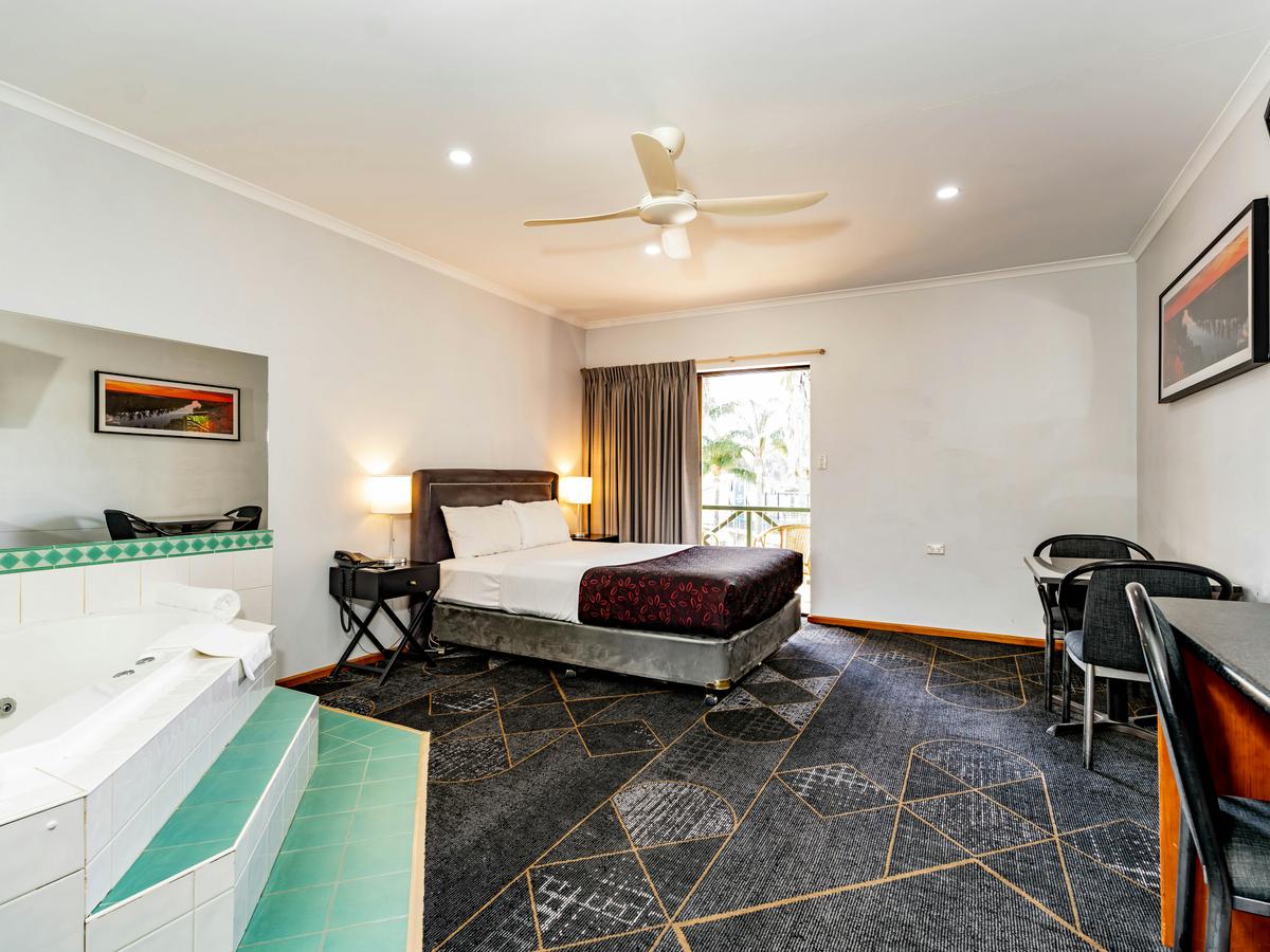 Riverview Spa Room